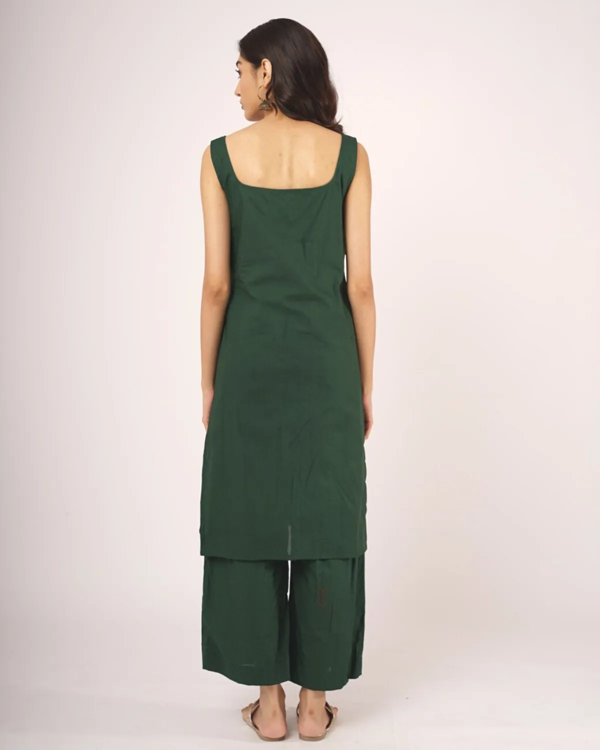 Dark Green Kurta Set With Crimson Dupatta