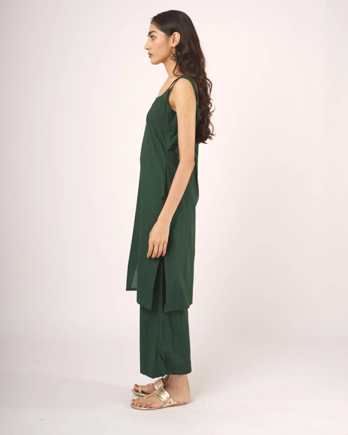 Dark Green Kurta Set With Crimson Dupatta