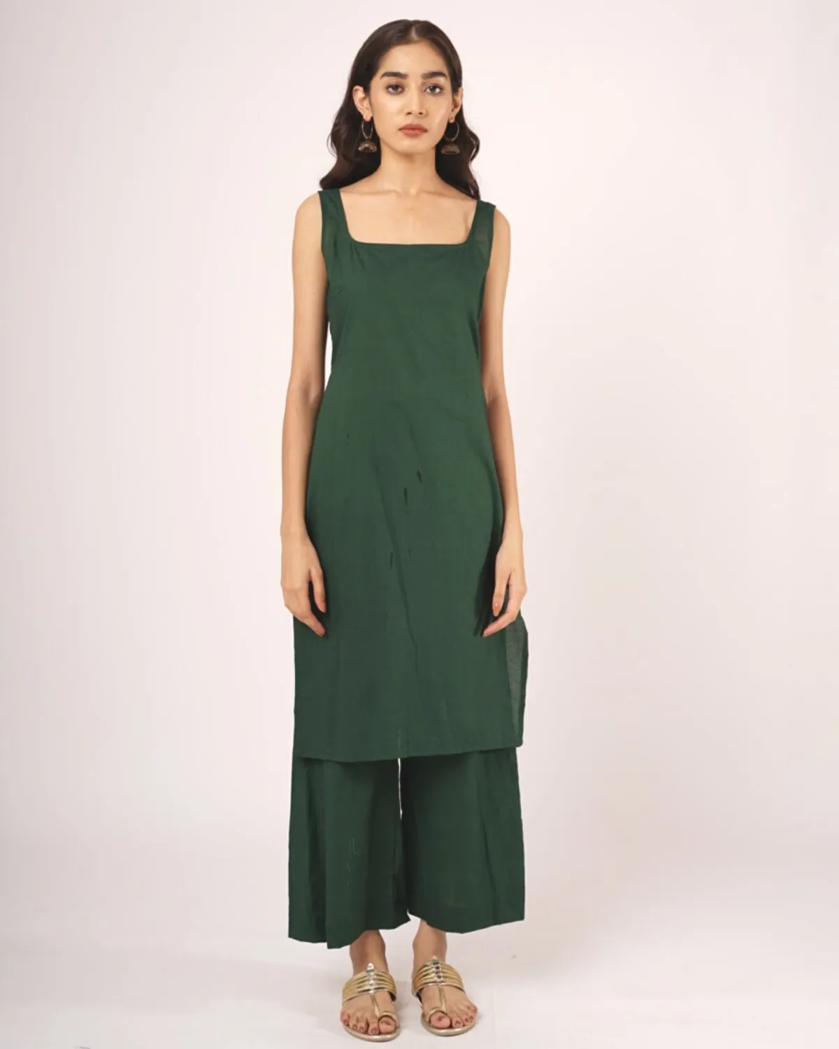 Dark Green Kurta Set With Crimson Dupatta