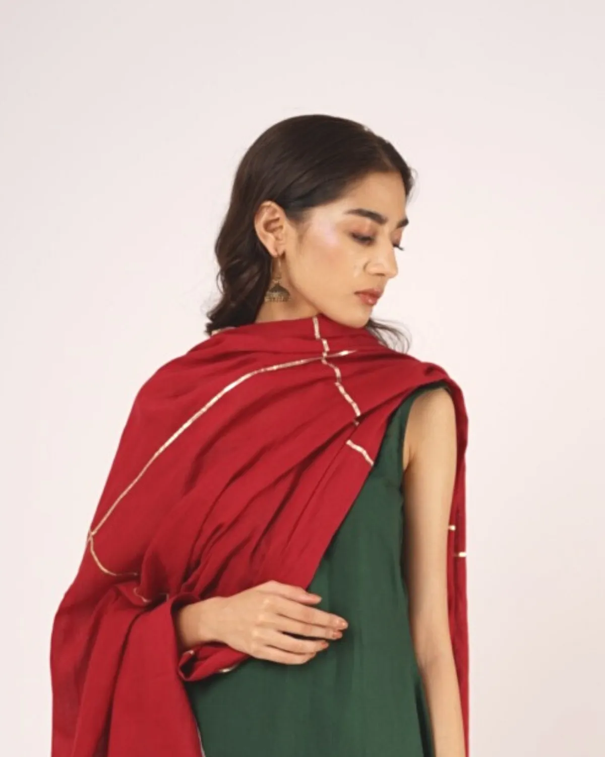 Dark Green Kurta Set With Crimson Dupatta