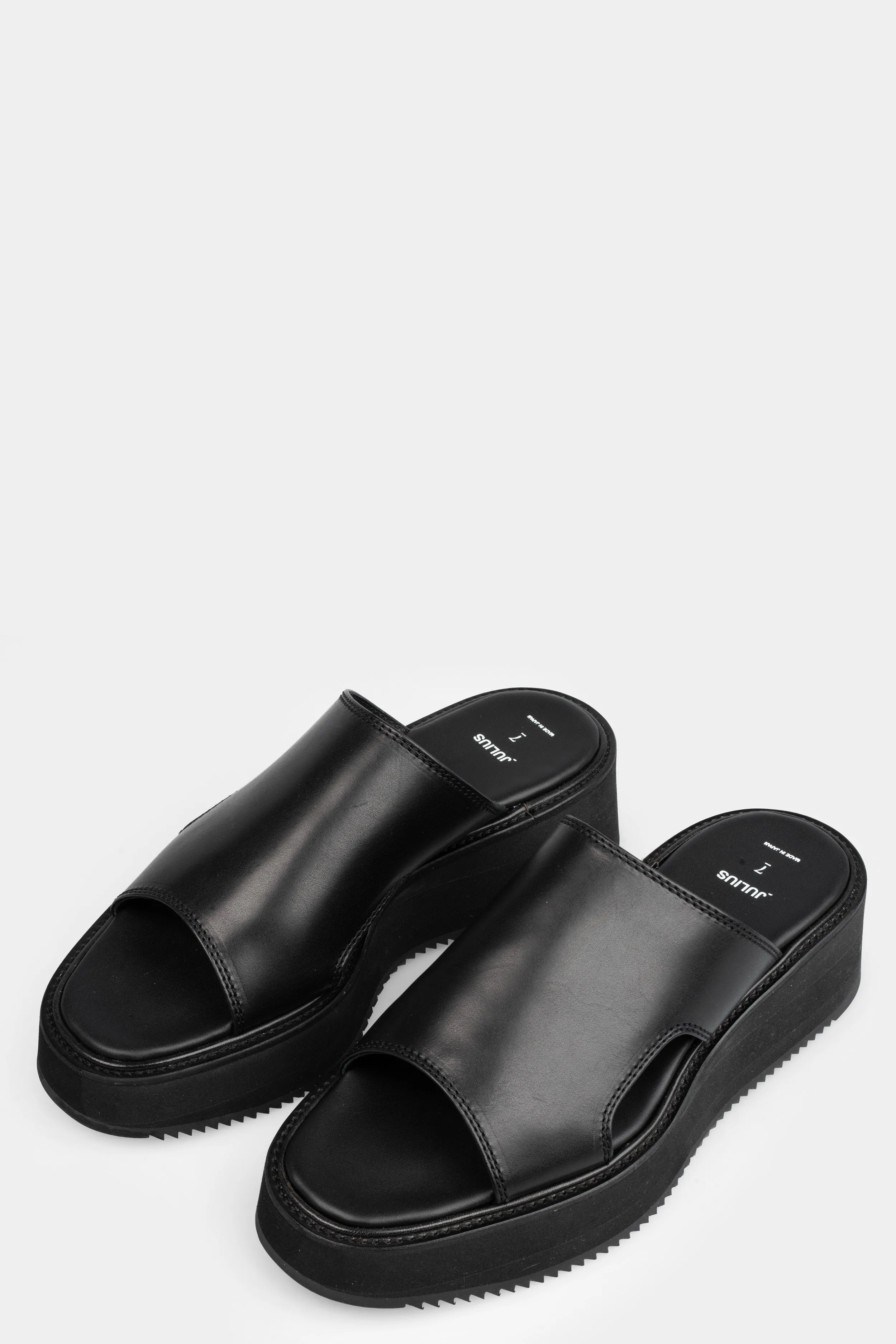 T1B - Lightweight rib tank, Black object dyed